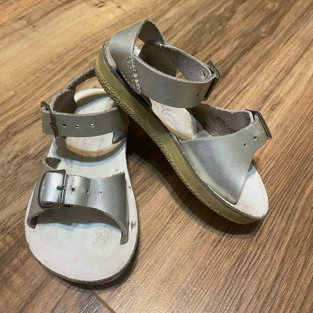 Sun San Surfer Sandals size 6 Silver